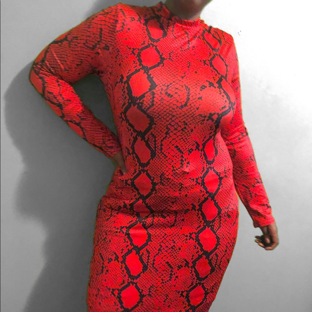 Red Snake Print Sexy Long Sleeve Dress